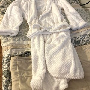 Brand-new beautiful soft UGG robe